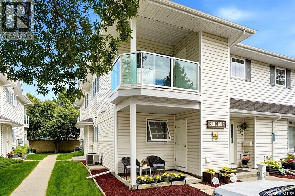 5442 Rochdale Boulevard, Regina