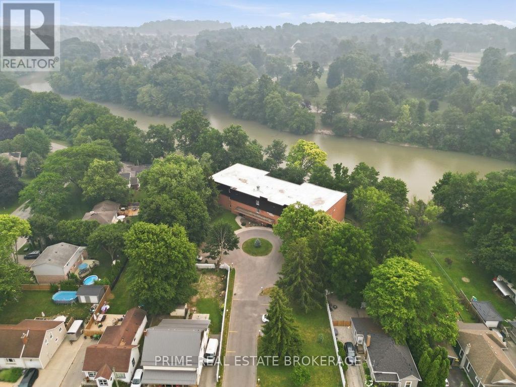 3 - 125 Elm Street, St. Thomas