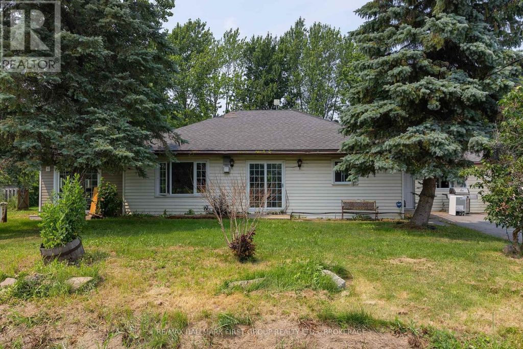 469 Absalom Road, Loyalist (lennox And Addington - South)