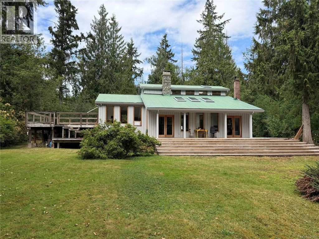 380 Parker Rd, Qualicum Beach