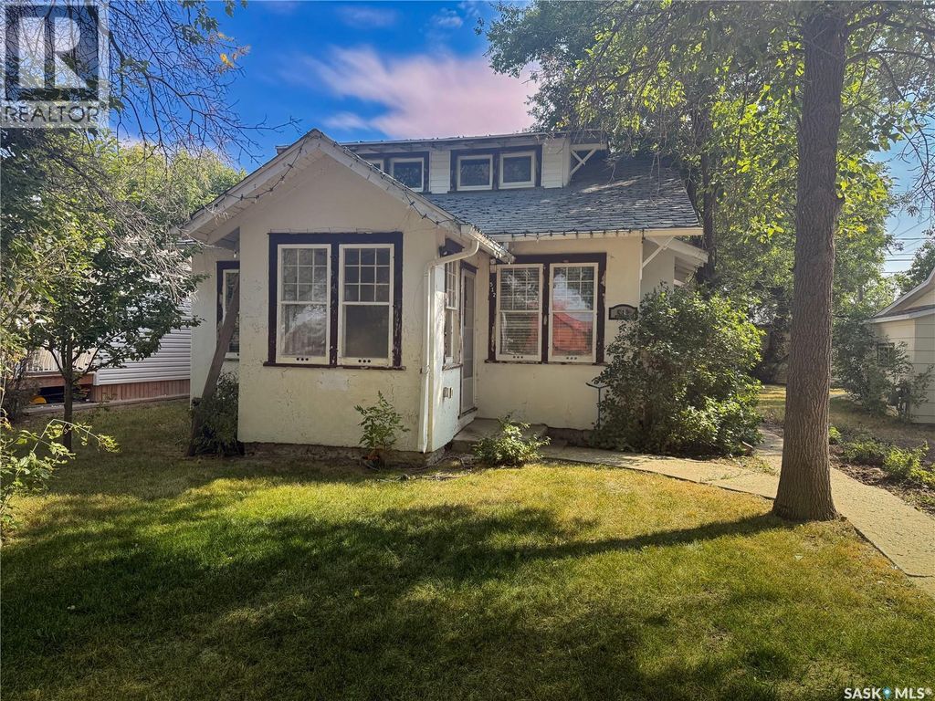 512 1st Street W, Shaunavon