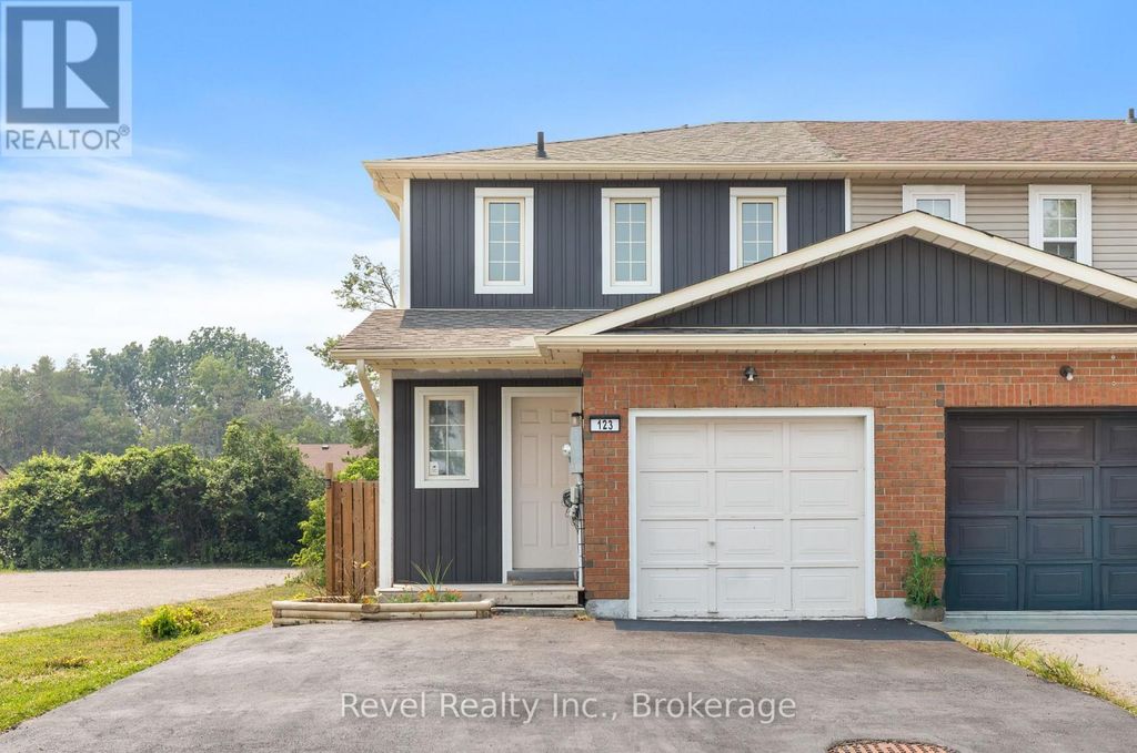 123 Albert Street S, Kawartha Lakes (lindsay)