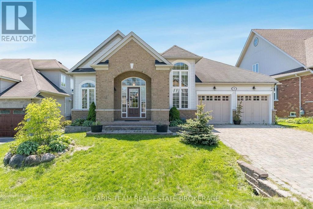 16 Landscape Drive, Oro-Medonte (horseshoe Valley)