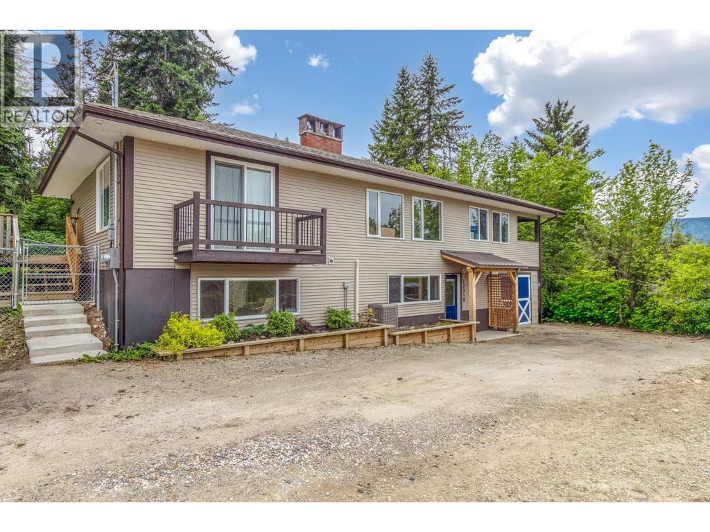 1231 1 Street Se, Salmon Arm