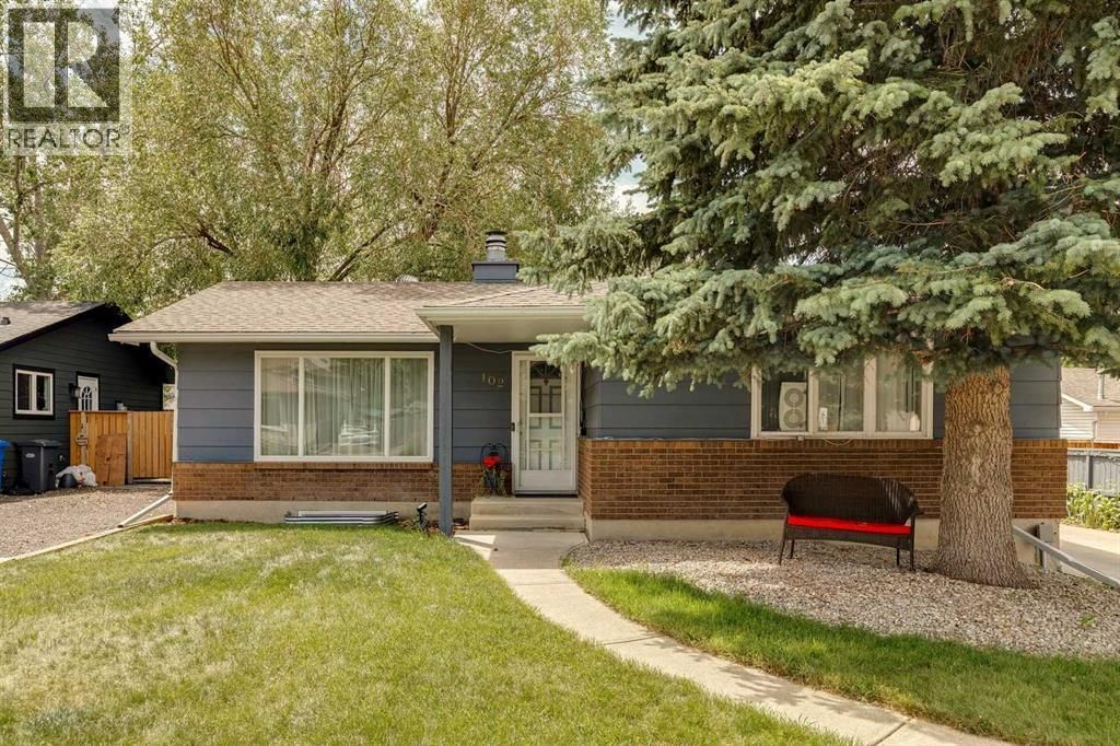 102 Thorson Crescent, Okotoks