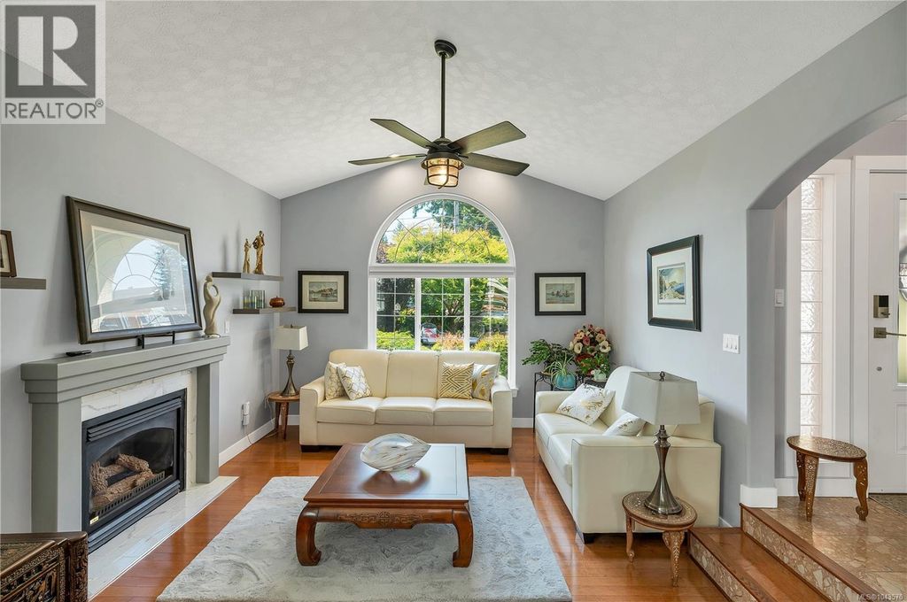 242 Dahl Rd, Campbell River