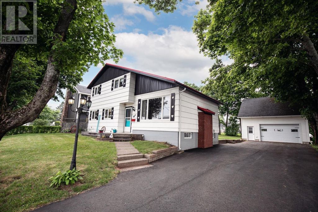 8 Allison Avenue, Amherst