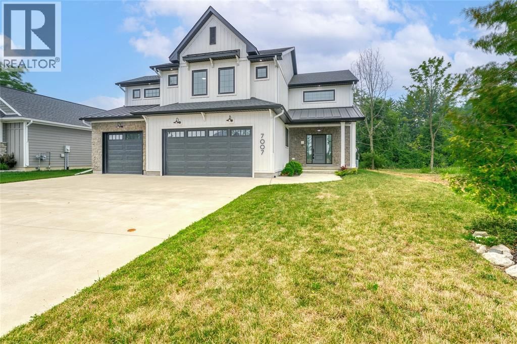 7007 Blue Coast Heights, Plympton-Wyoming