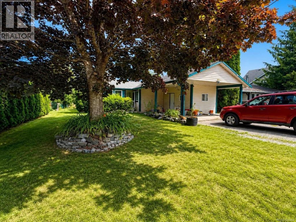 1933 Galerno Rd, Campbell River