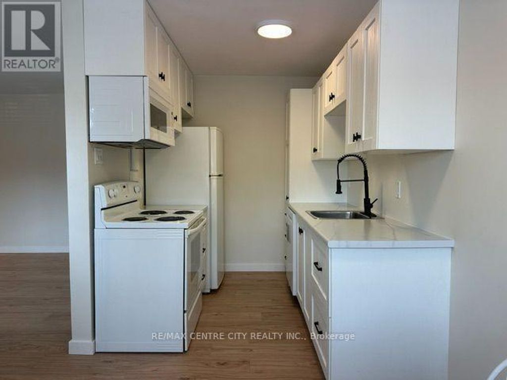 208 - 1172 Hamilton Road, London East (east O)