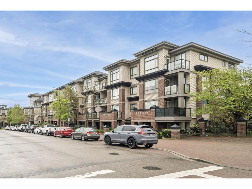 111 10822 City Parkway, Surrey
