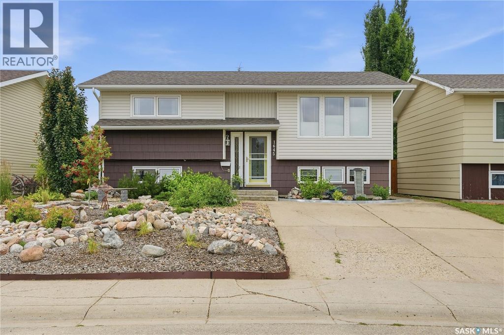 1645 Smith Street, Moose Jaw
