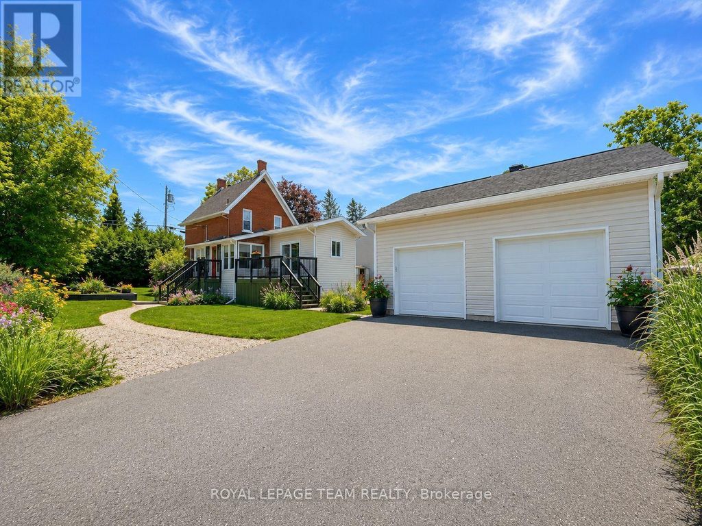 238 Park Avenue, Carleton Place