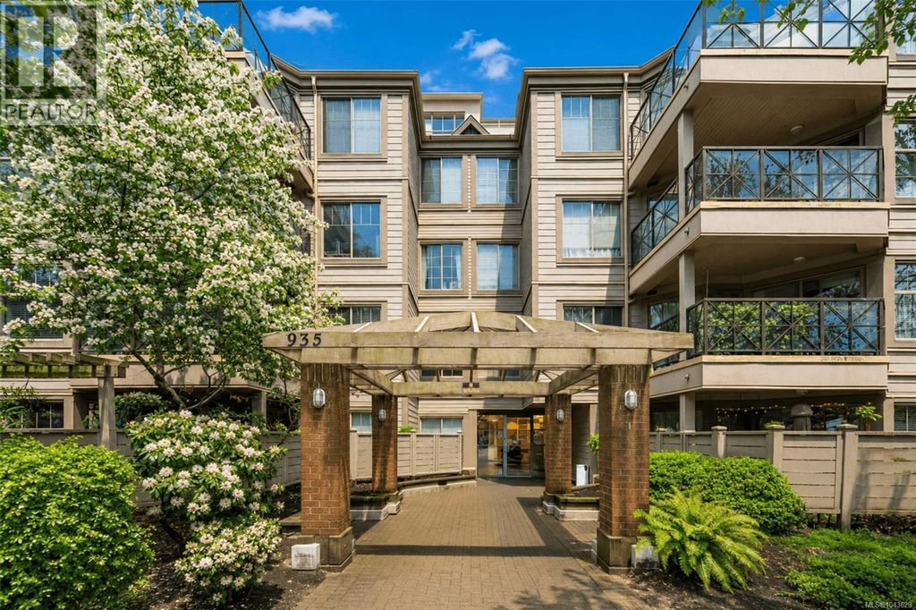 302 935 Johnson St, Victoria