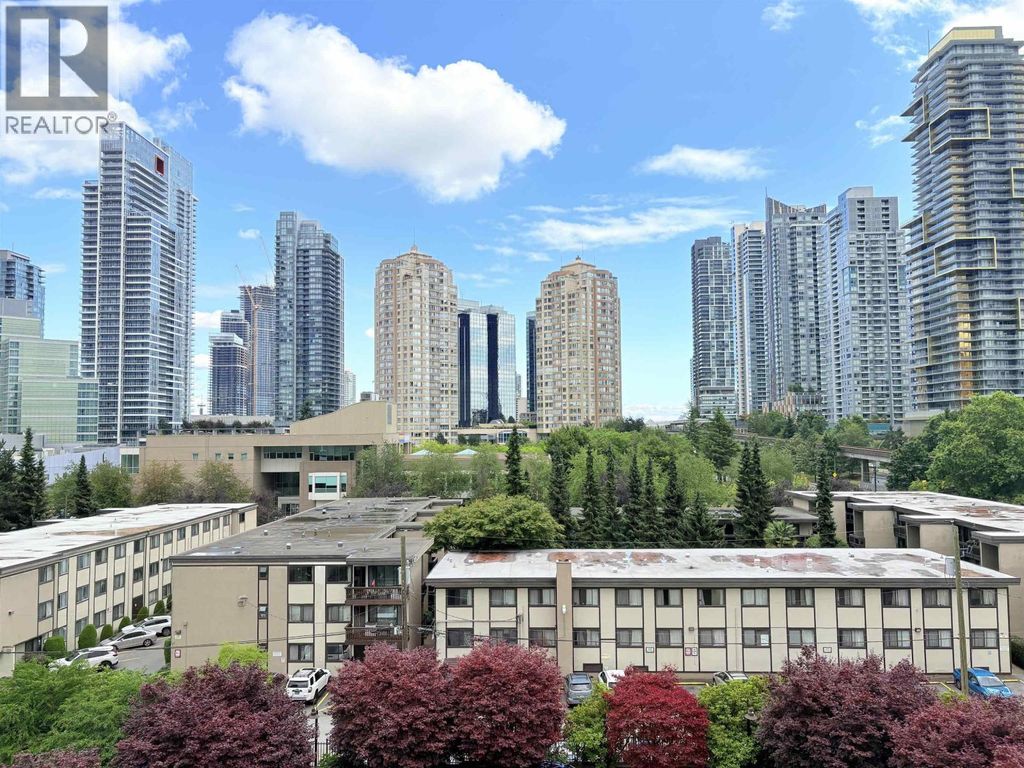 602 4333 Central Boulevard, Burnaby