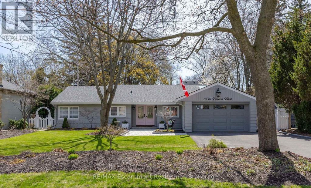 3136 Princess Boulevard, Burlington (roseland)