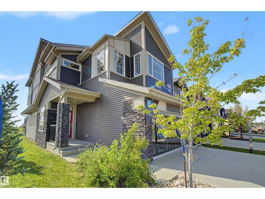 2 Nouveau Dr, St. Albert