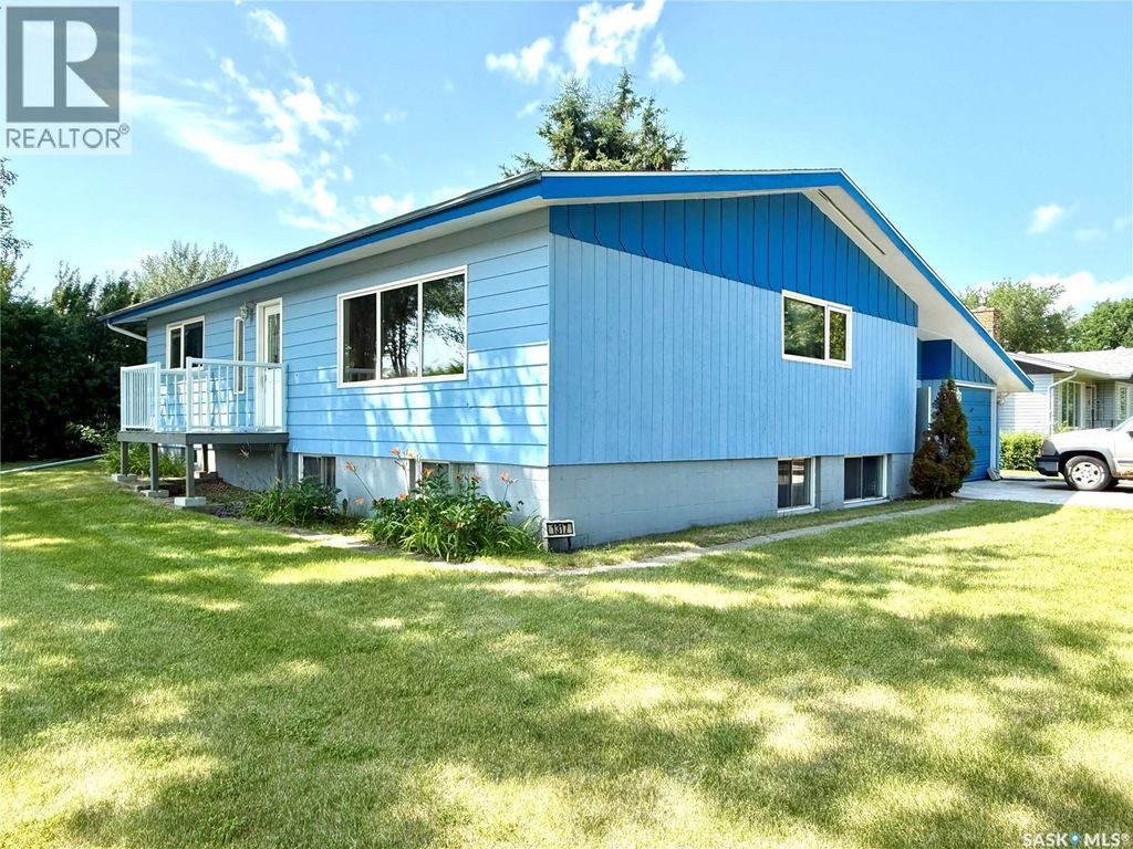 1317 Main Street, Canora