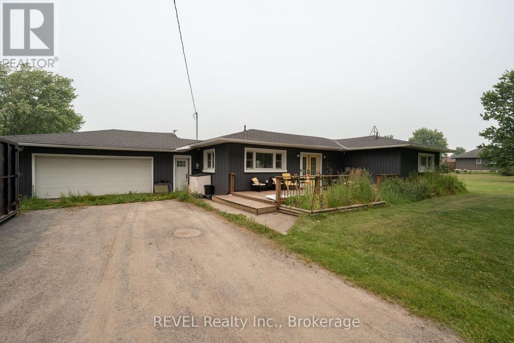 10830 3 Highway, Wainfleet (marshville/winger)