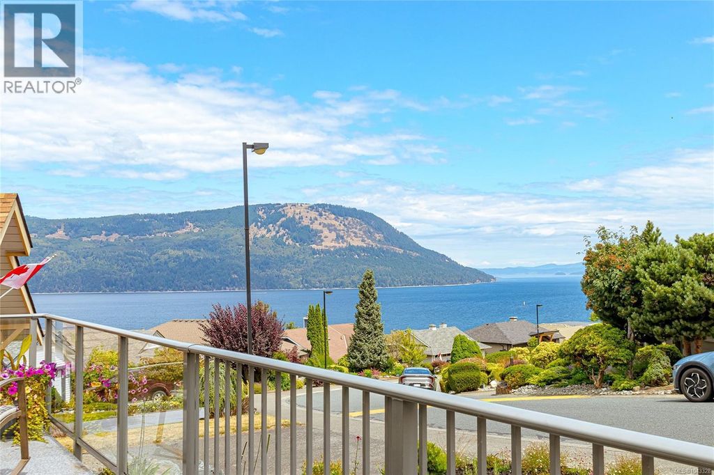 571 Marine View, Cobble Hill