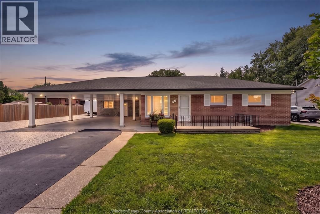 350 Maple Avenue, Lasalle