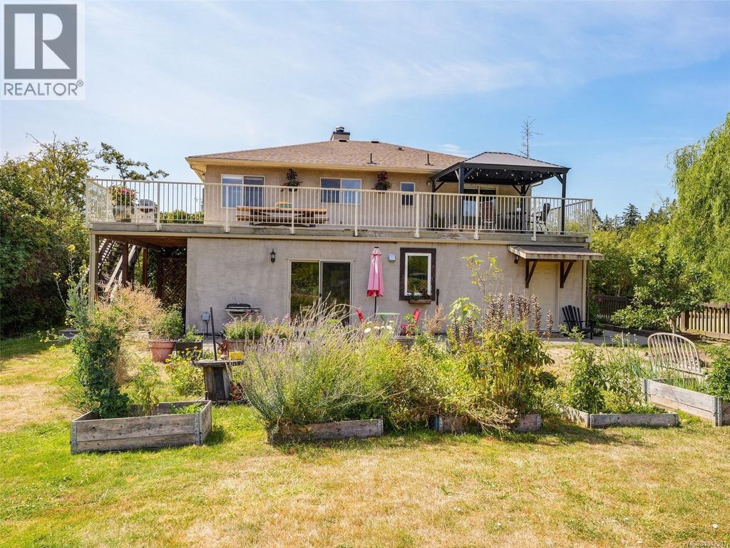 798 Wain Rd, North Saanich