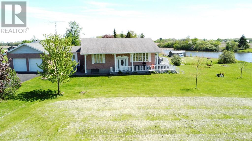11708 Breezewood Avenue S, South Dundas