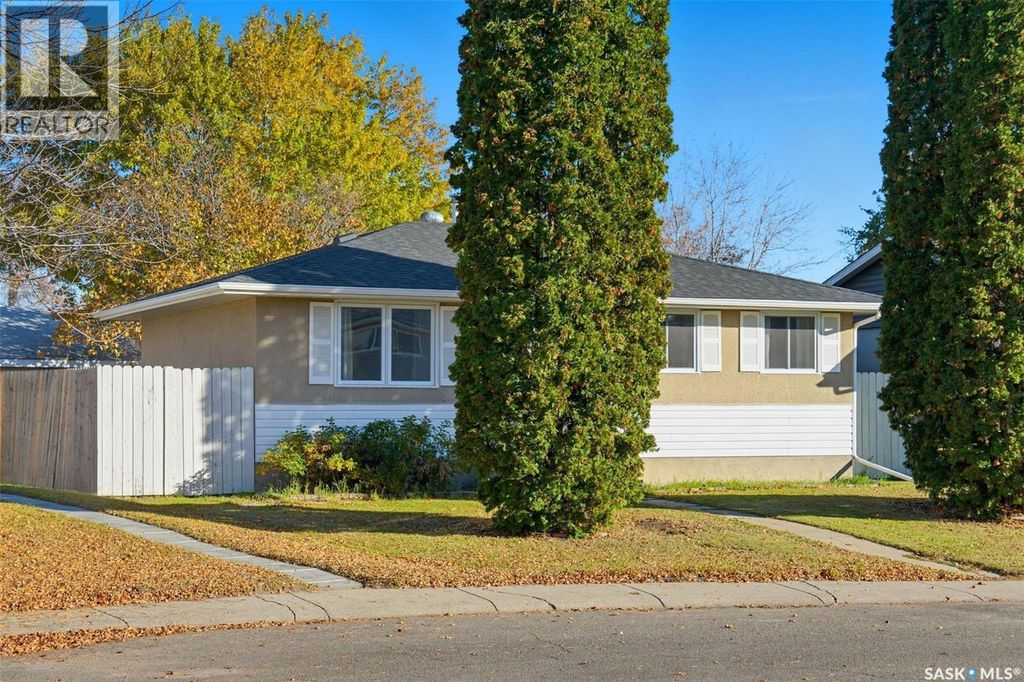 10 Dominion Crescent, Saskatoon
