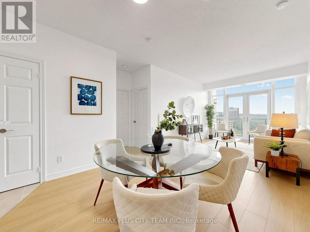 1009 - 1135 Royal York Road, Toronto (edenbridge-Humber Valley)