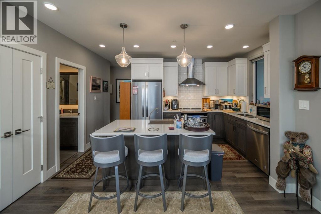 302 1087 6th Avenue, Prince George