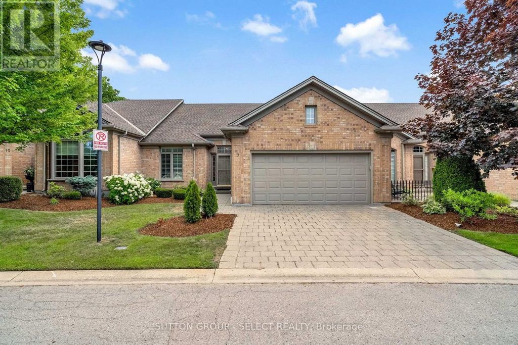 9 - 140 Mcgarrell Drive, London North (north R)