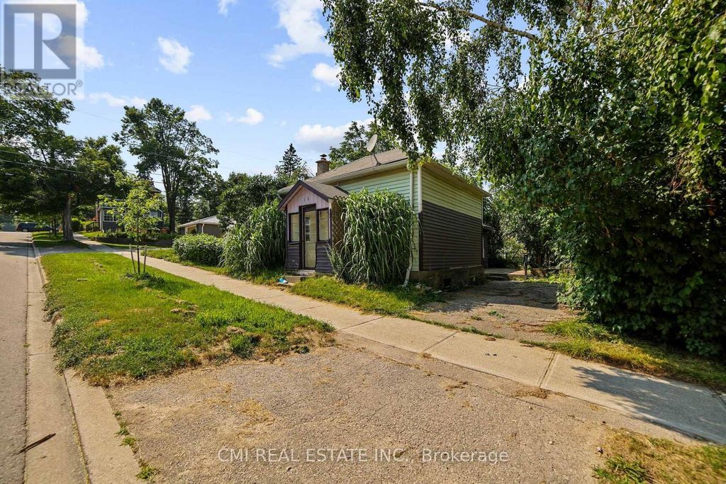 120 Second Avenue E, Shelburne