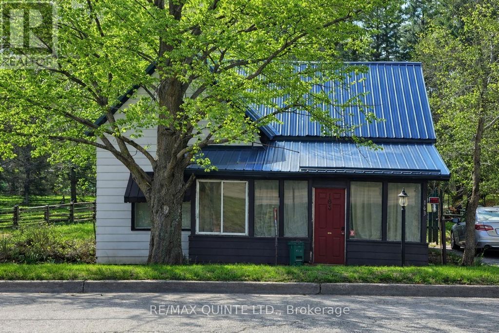 163 Main Street, Prince Edward County (bloomfield Ward)