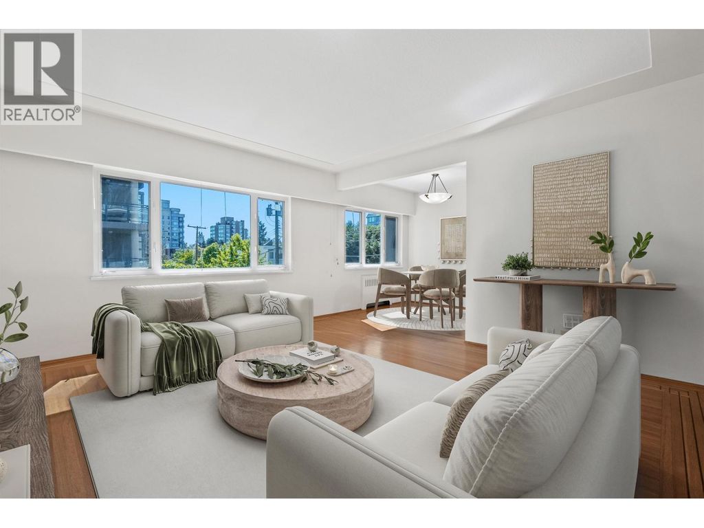 8 2296 W 39th Avenue, Vancouver