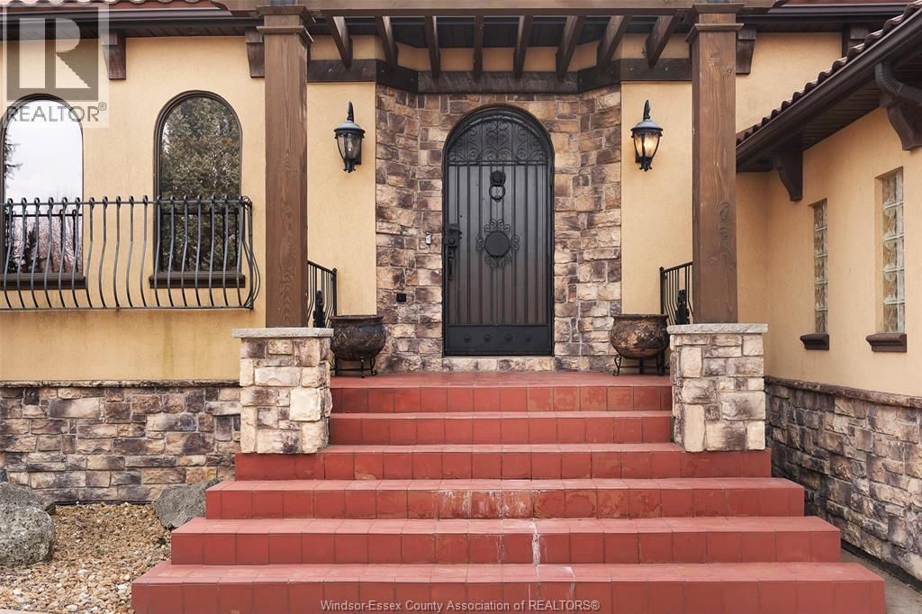 4648 Jenkela Court, Windsor