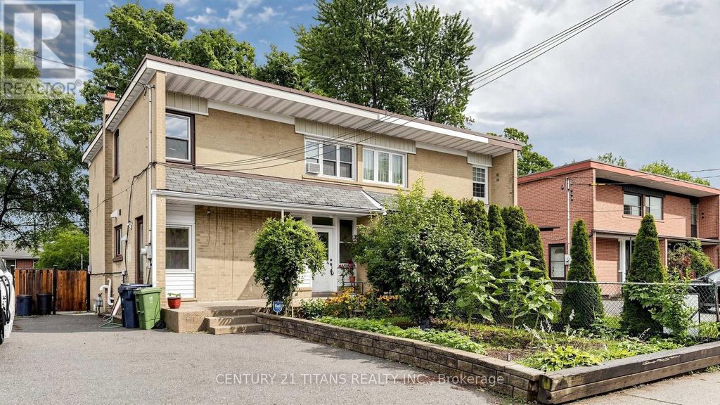 529a Birchmount Road, Toronto (clairlea-Birchmount)