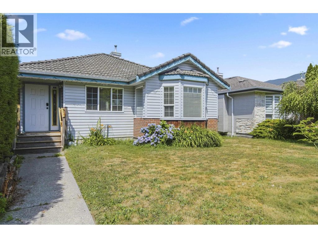 1827 Mamquam Road, Squamish