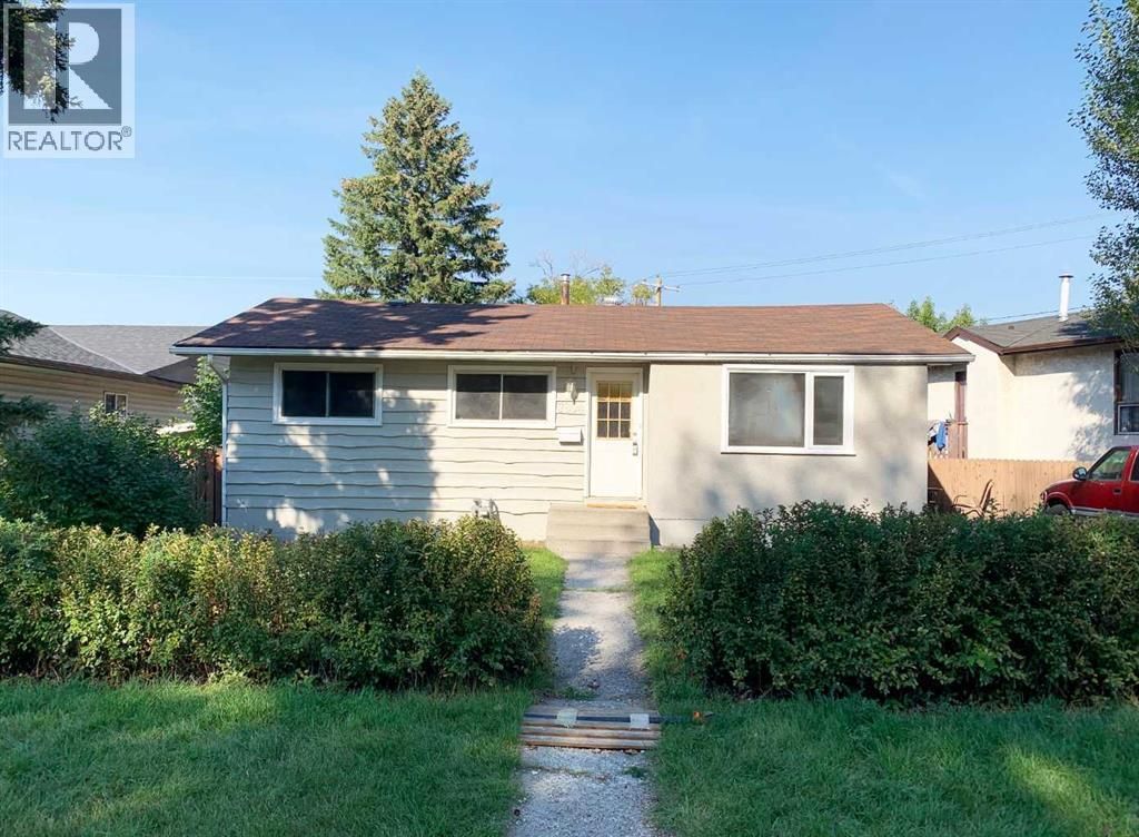 7804 34 Avenue Nw, Calgary