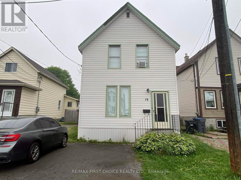 12 Machar Avenue, Thunder Bay (court / Cumberland)