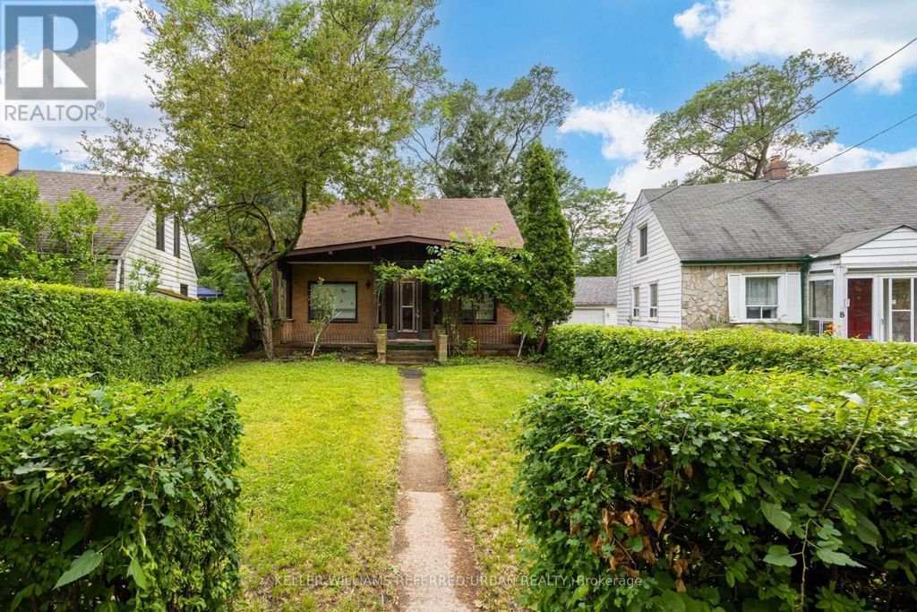 7 Saunders Crescent, Toronto (stonegate-Queensway)
