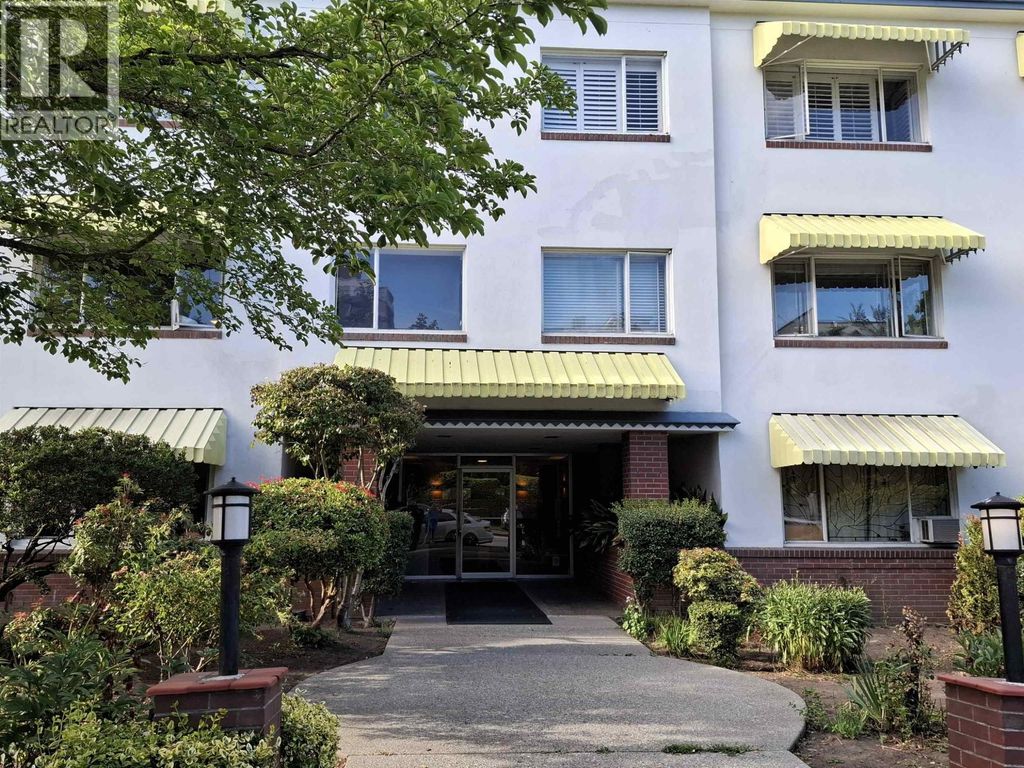 101 2469 Cornwall Avenue, Vancouver