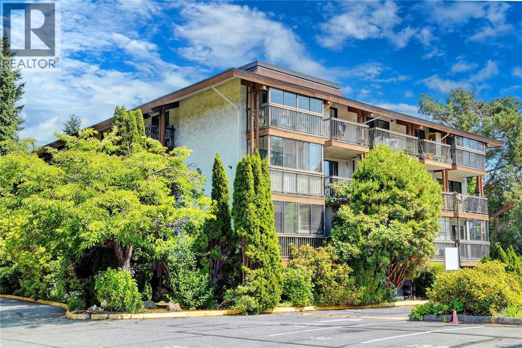 304 1009 Mckenzie Ave, Saanich
