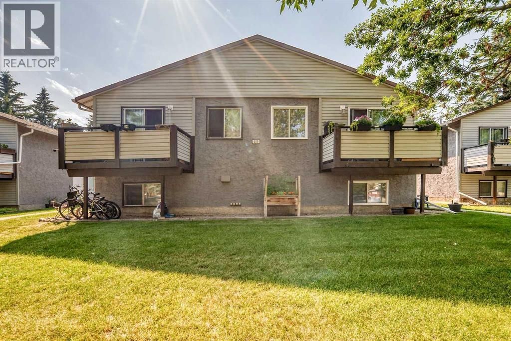D, 109 Stanley Avenue, Okotoks