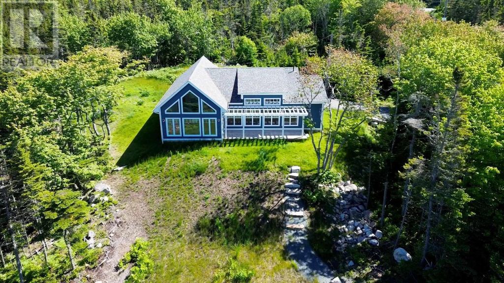 667 Shad Point Parkway, Blind Bay
