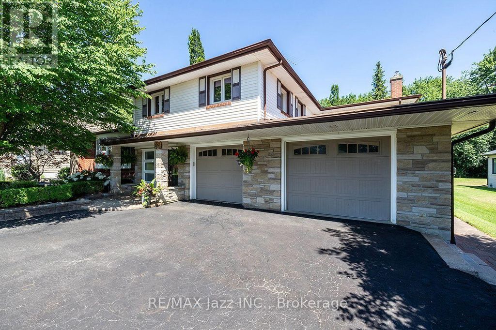624 Roselawn Avenue, Oshawa (northwood)
