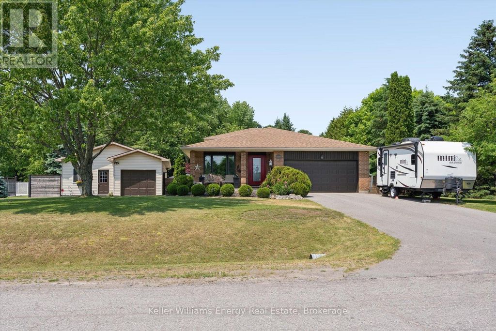 8280 Albert Court, Hamilton Township
