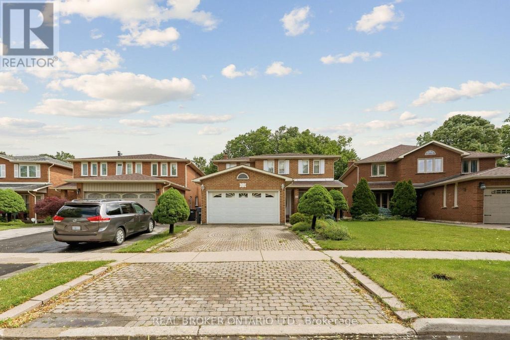 102 Coronation Circle, Brampton (heart Lake West)