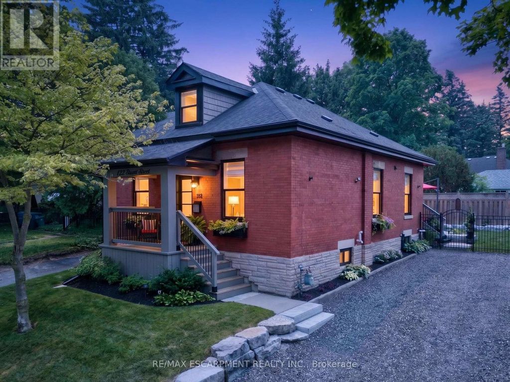 122 Stuart Street, Guelph (st. George's)