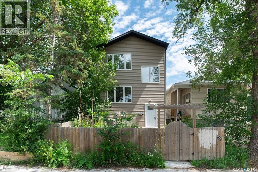 1337 Montague Street, Regina
