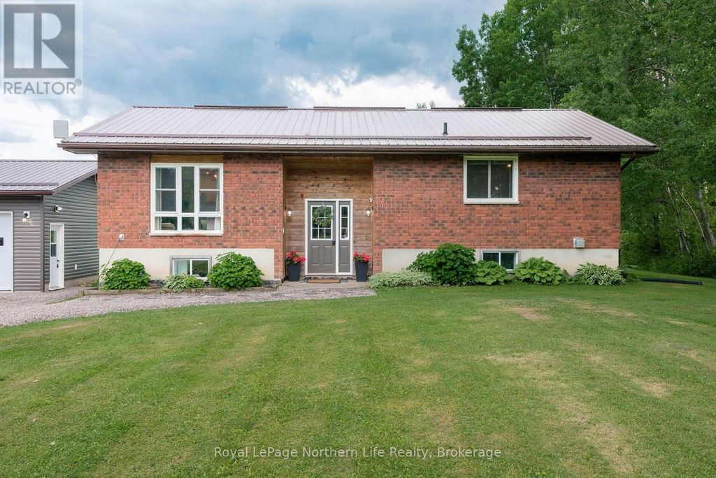 989 Pioneer Road, Chisholm